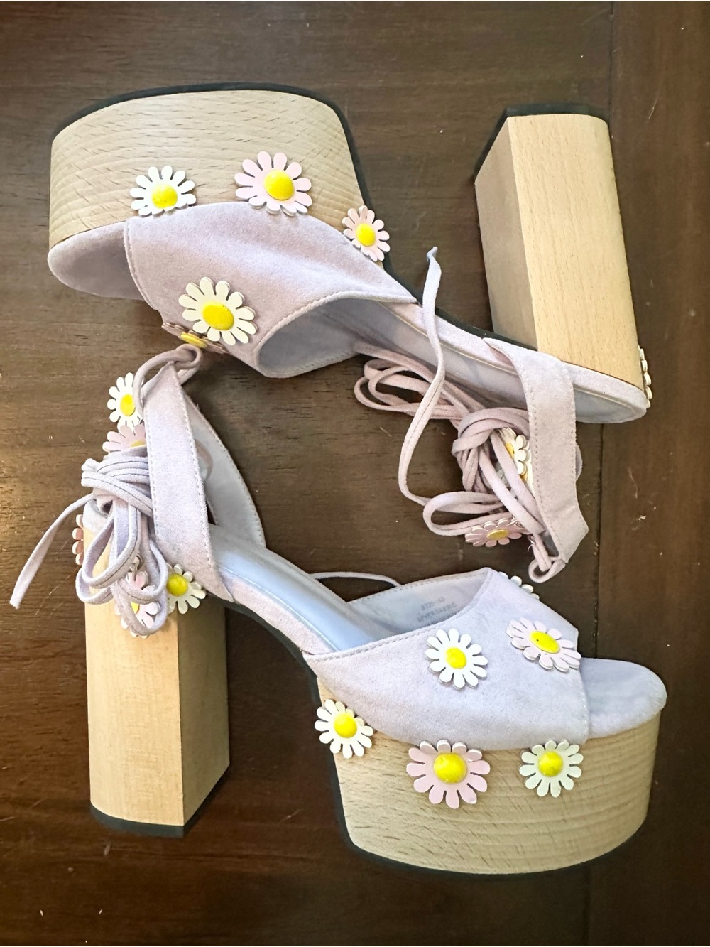 Sugar Thrillz Lilac Lace Up Platform Sandals with Daisy Appliqués, Sz 9 - Picture 4 of 10